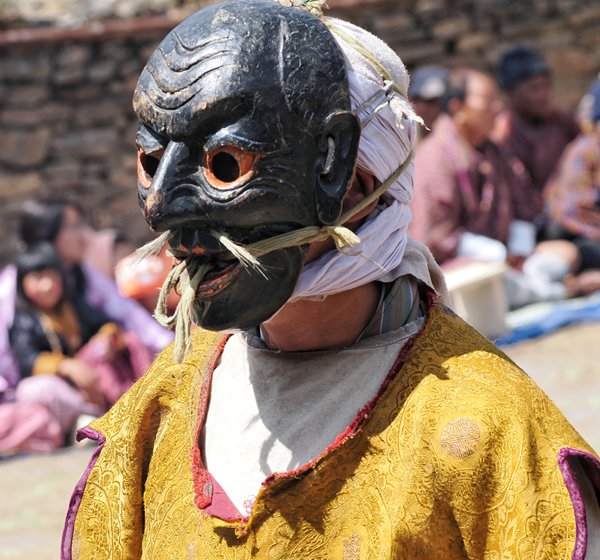 De joker van een festival in Tangsibi, Bhutan