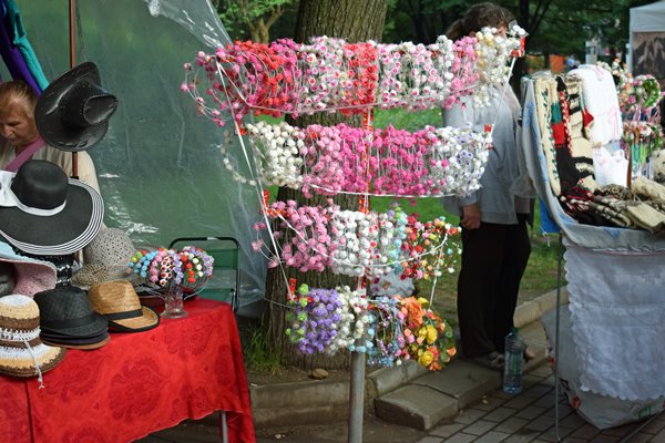 Verkoop van rozenprullaria in Kazanlak