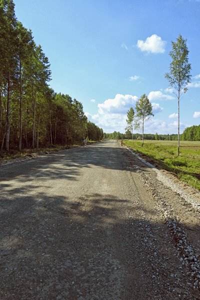 Opgebroken asfalt tussen Padise en Risti, Estland