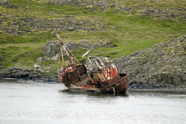 Een scheepswrak bij Skógarströnd
