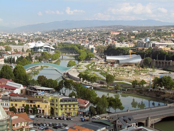 Tbilisi vanaf het fort.