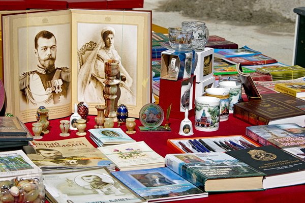 Romanov souvenirs in Ganina Yama.