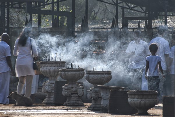 Plechtigheid in Anuradhapura, Sri Lanka