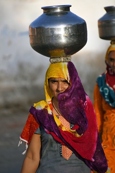 Water halen in Gujarat (India)