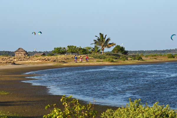 Landschap bij Kalpitiya (met kitesurfers) (Sri Lanka)