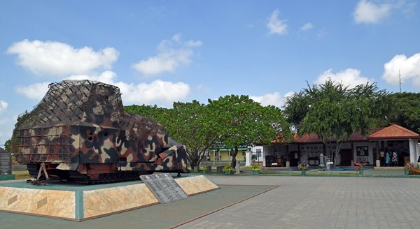 Herdenkingsplaats op de Olifantenpas (Sri Lanka)