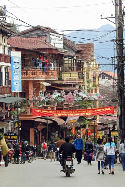 De hoofdstraat van Sa Pa, Vietnam