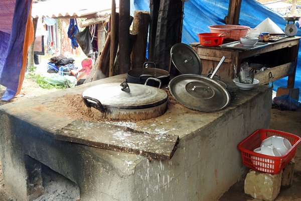 Keuken op de markt van Coc Ly, Vietnam