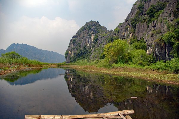 Op de terugweg van de karstbergen bij Gia Vân, Vietnam