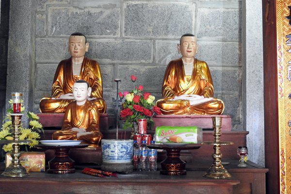 Altaar in Bich Dong tempel, Ninh Binh (Vietnam)