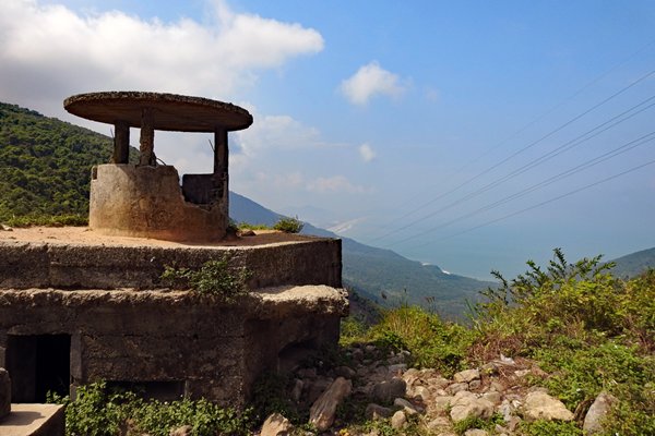 Bunker op de Hai Van pas, Vietnam