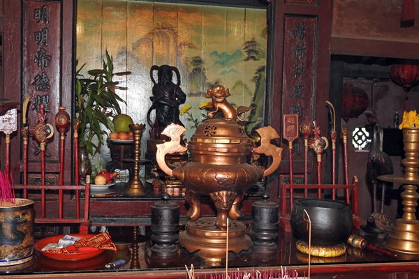 Tempeltje binnenin de Japanse brug, Hoi An (Vietnam)