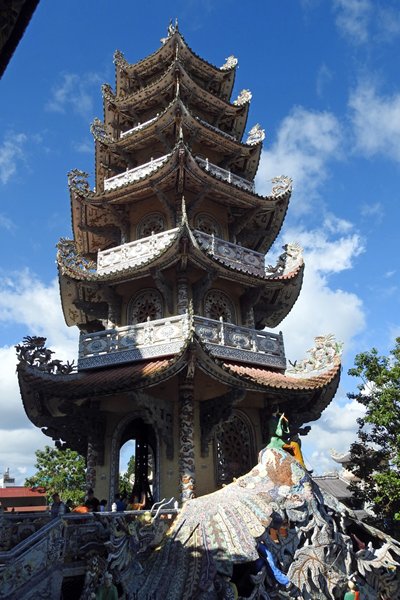 Pagode met zeven etages in Trai Mat, Vietnam