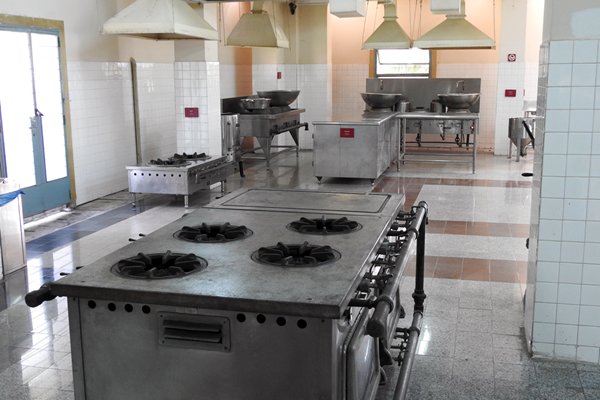 Keuken in het voormalig presidentieel paleis in Saigon