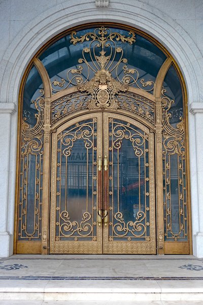 Art Deco toegangsdeuren in Saigon