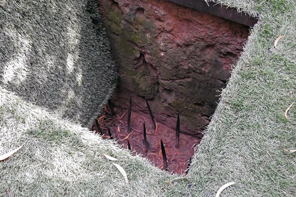Gruwelijke val met pinnen op de bodem bij de Cu Chi tunnels