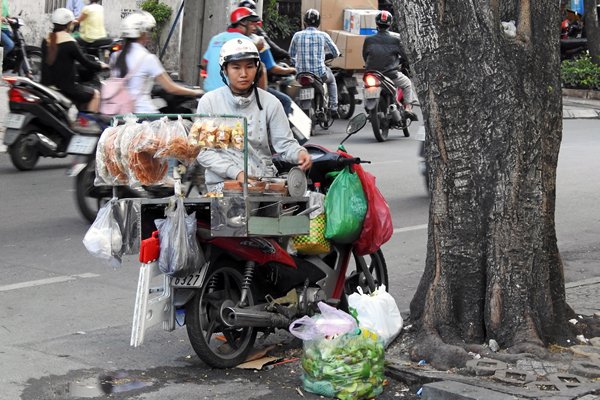 Brommer als winkeltje in Saigon