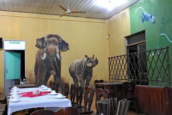 Het restaurant in het Cat Tien NP (Vietnam)