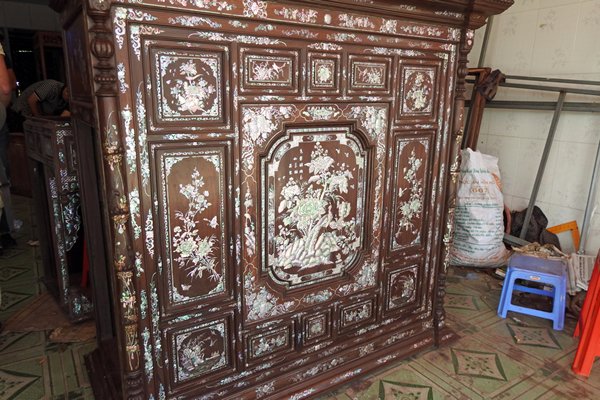 Met parelmoer ingelegde kast n Long An, Vietnam