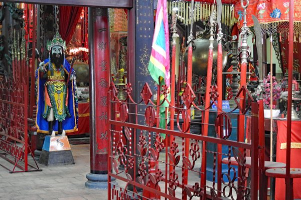 Interieur van de Binh Thuy tempel (Can Tho, Vietnam)