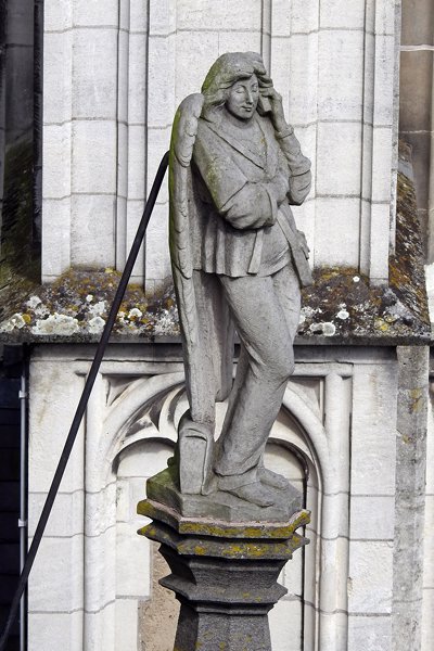 Telefonerende engel op de Sint-Jan van Den Bosch