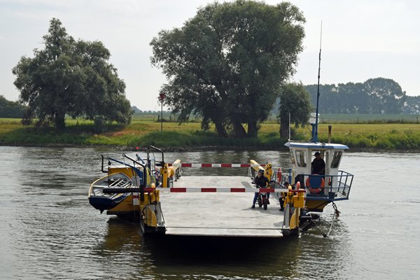 Het veer over de IJssel bij Bronkhorst
