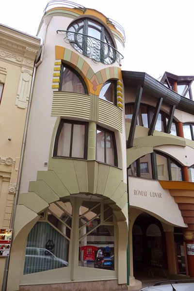 Jugendstil gevel in Pecs, Hongarije 2012