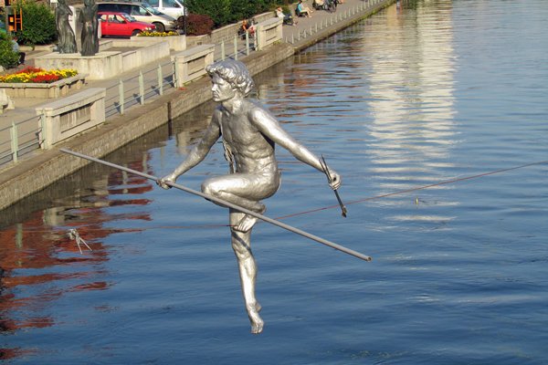 Beeld van een koorddanser, Bydgoszcz Polen 2012