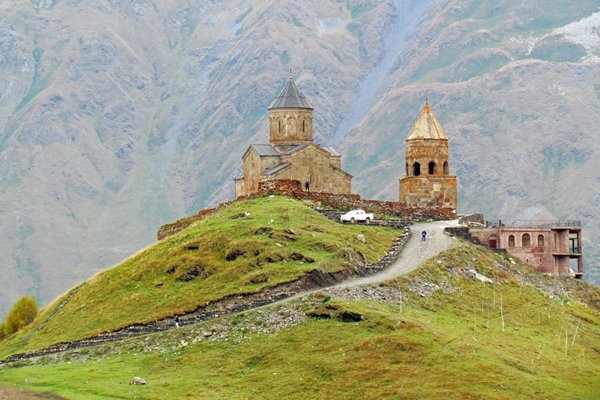 Tsminda Sameba kerkje bij Gergeti, Georgië 2013