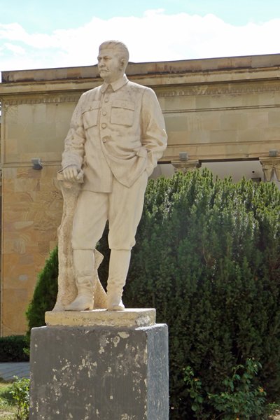 Beeld van Stalin bij zijn museum in Gori, Georgië 2014