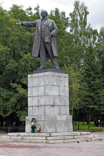 Lenin op een plein in Gorno Altaisk, Altai republiek 2007
