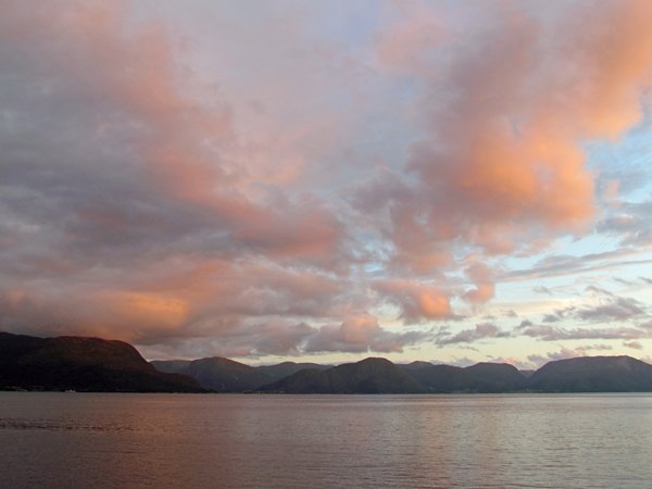 Avond in Lavik, Sognefjord Noorwegen 2011