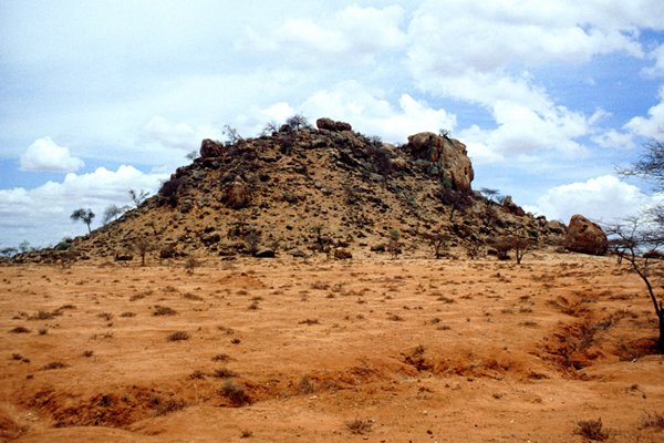Heuvel in woestijngebied van Kenia, 1997