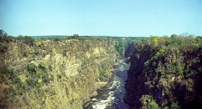 In de buurt van de Victoria Falls, Zimbabwe 1997