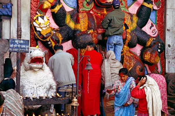 Mensen bij Kala Bhairava, Kathmandu 1997