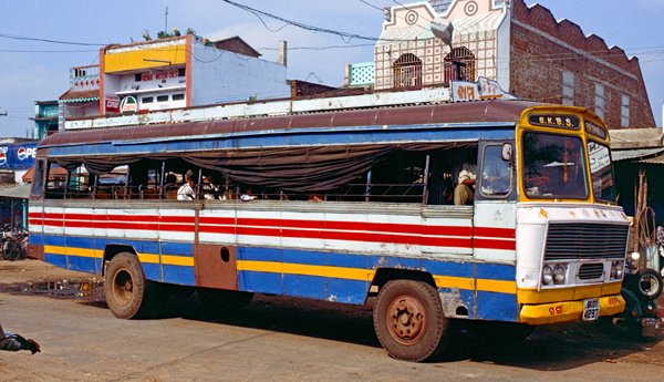 Een bus in Orissa, 1997