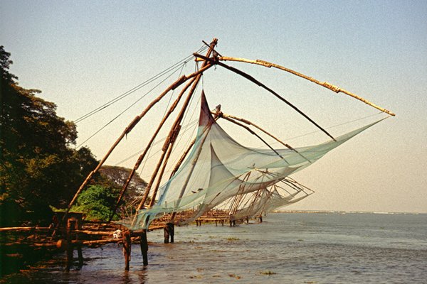 Bijzondere visnetten in Cochin, India 1998