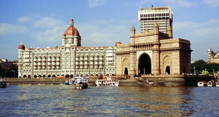 Gateway of India, naast het Taj Mahal hotel, Bombay