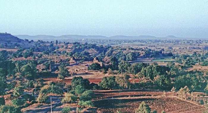 Uitzicht bij Mandu (India) aan het eind van de dag